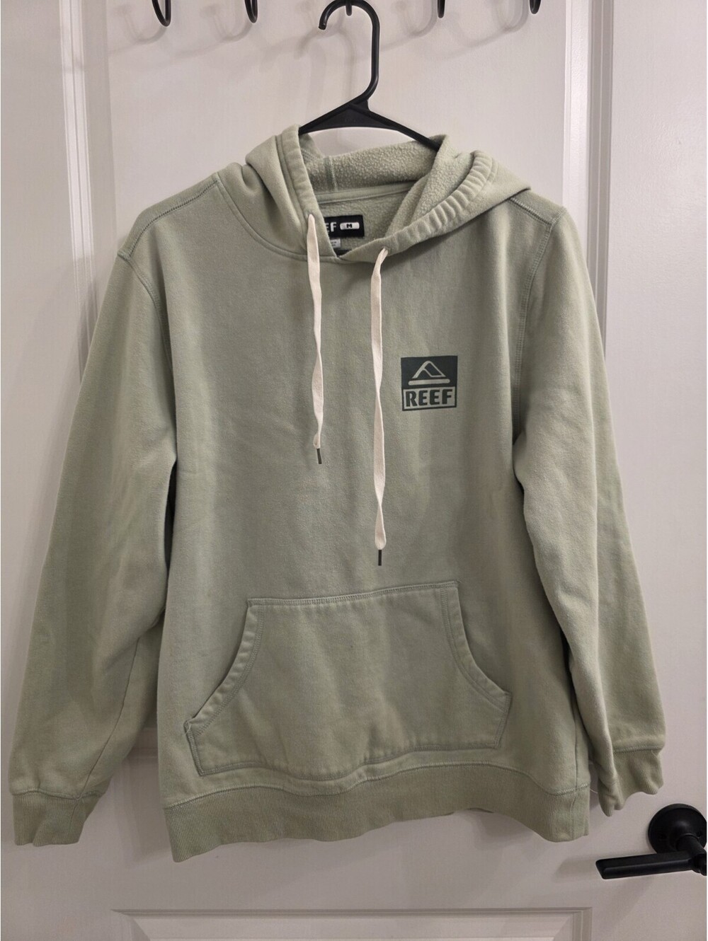 Reef Men's Hoodie Green Size Medium Pullover Sweatshirt